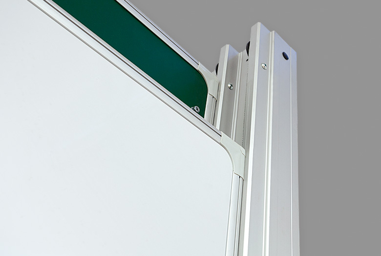 Tablica kolumnowa na stabilnych profilach aluminiowych